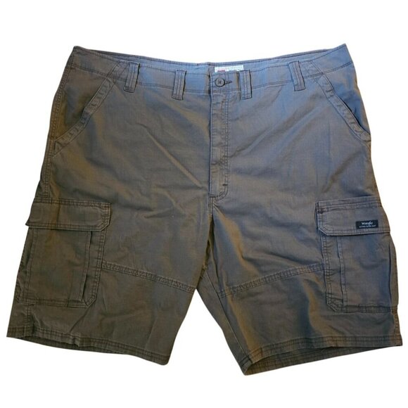 Size 48 Wrangler Mens Relaxed Fit Cargo Shorts Gray With Multiple Pockets - Picture 1 of 5